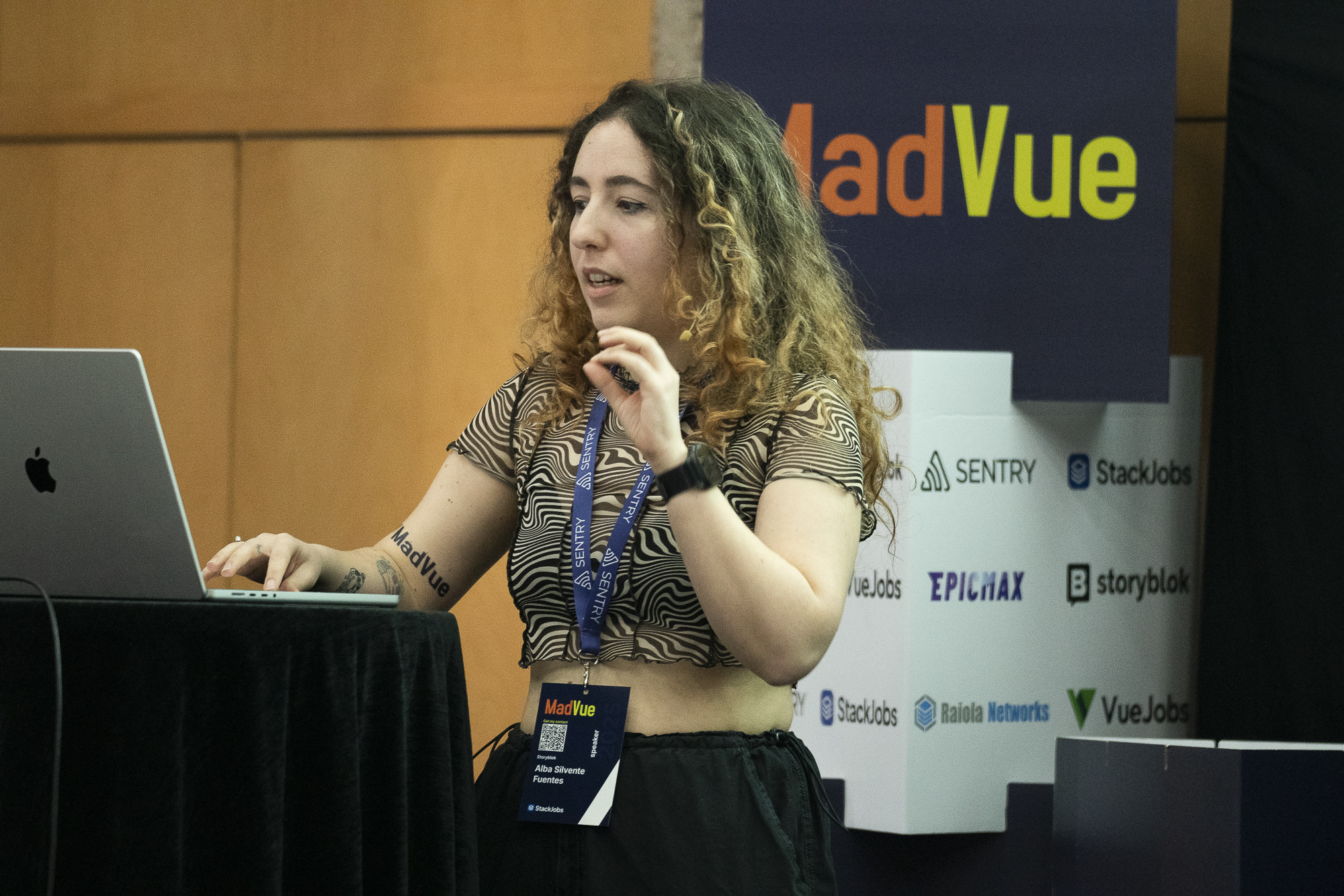 Picture of Alba Silvente at stage